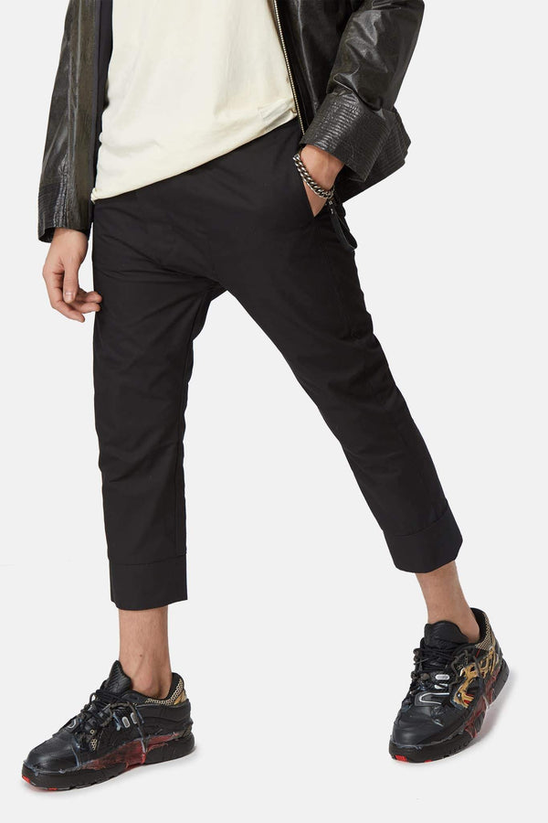 Pantalon en coton noir Deepti