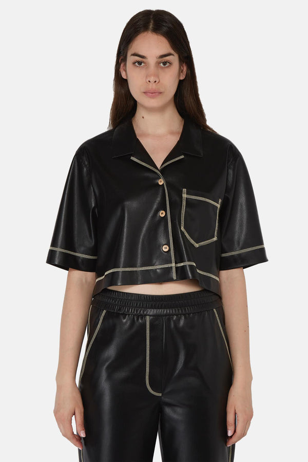 Chemise crop en cuir synthétique noir Nanushka