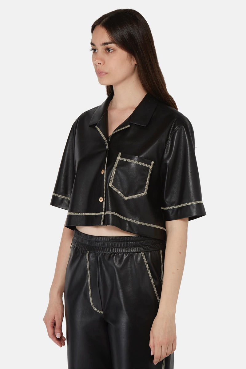 Chemise crop en cuir synthétique noir Nanushka