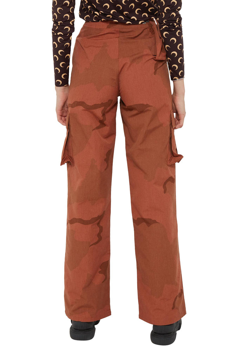 Pantalon cargo à motif camouflage en coton brun Marine Serre