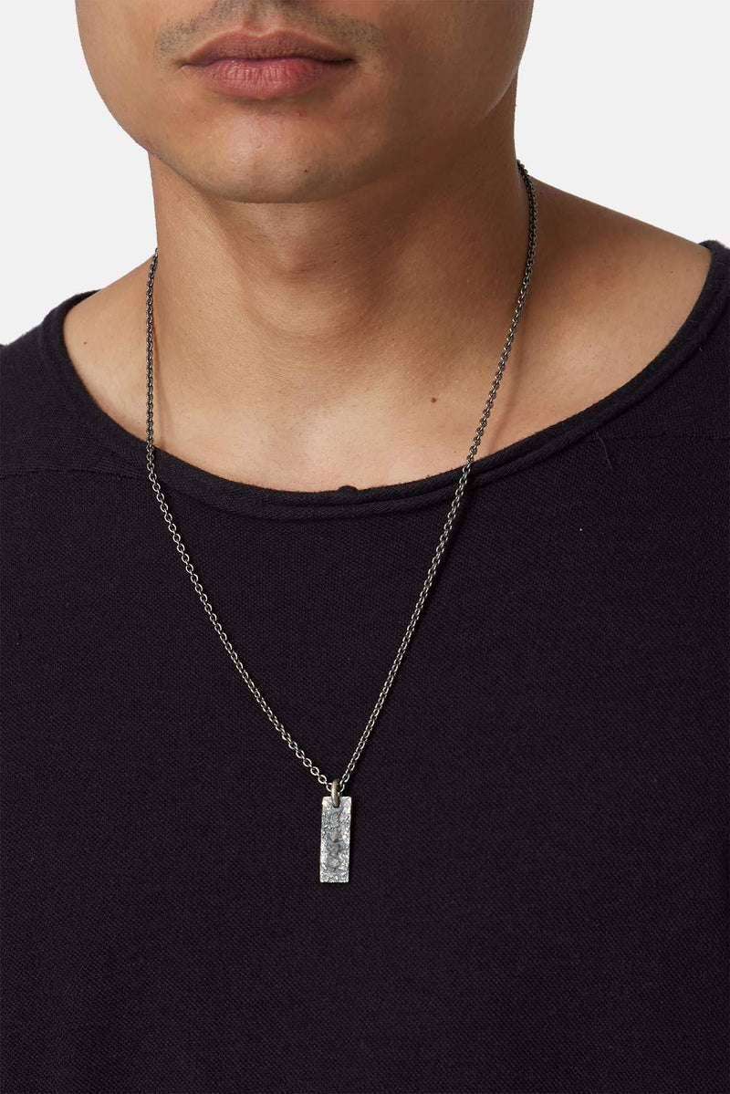 Collier plaque à effet usé en argent Tobias Wistisen