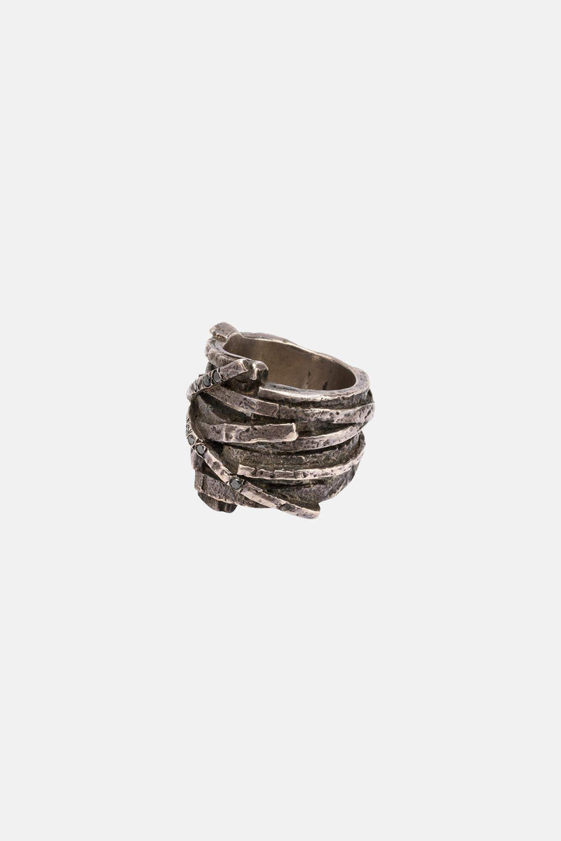 Bague en argent et dimants noirs "Criss Cross Stone" Tobias Wistisen