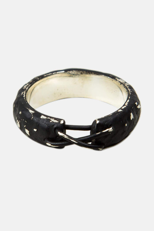 Bague en argent noir Narrow Stitch Tobias Wistisen